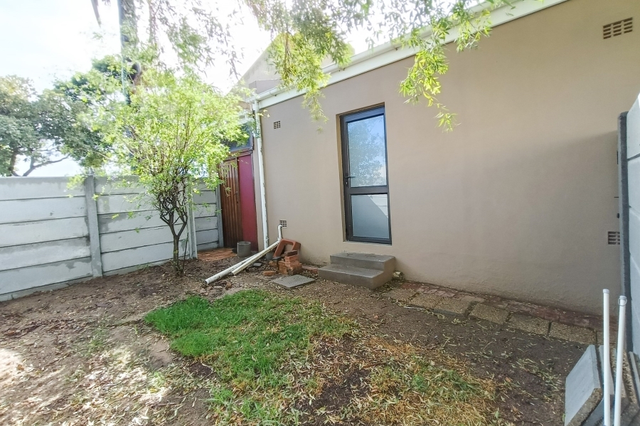3 Bedroom Property for Sale in Protea Village Western Cape